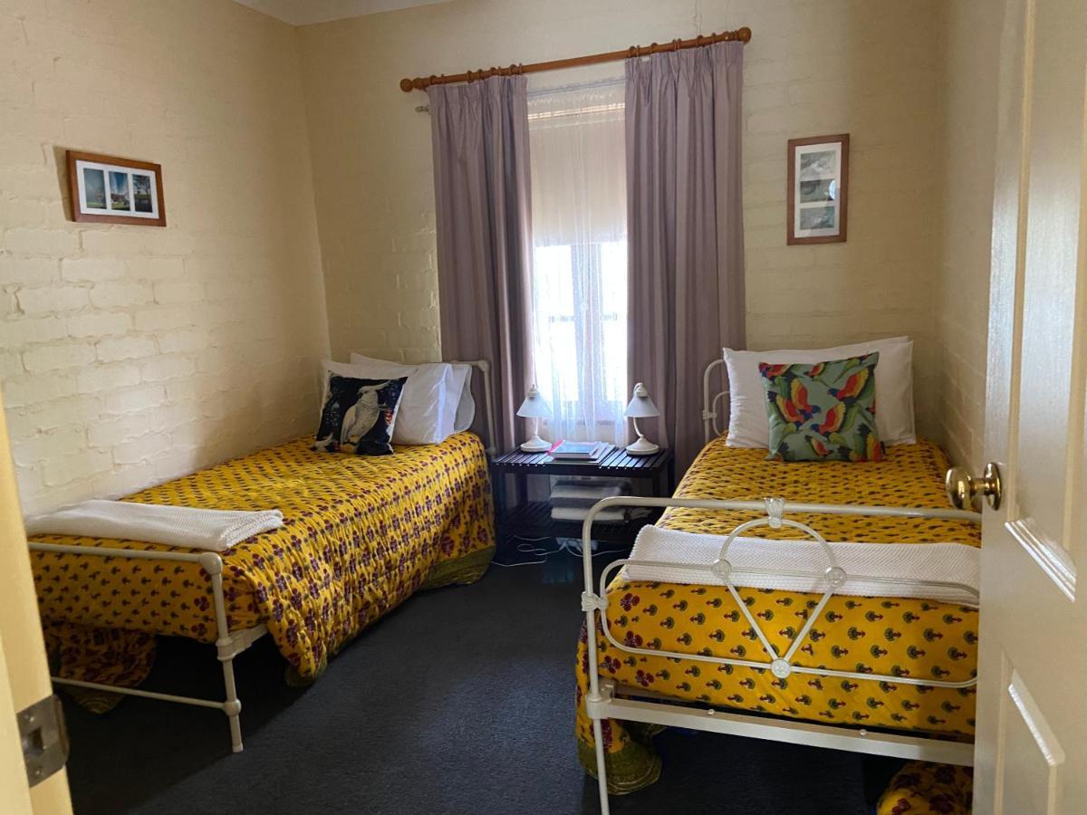 Battunga Cottages Watervale Екстериор снимка