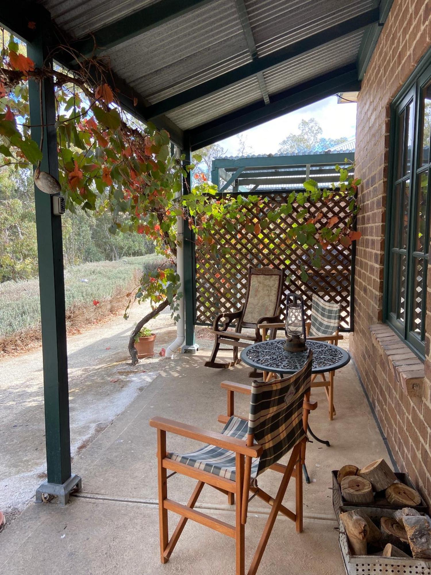 Battunga Cottages Watervale Екстериор снимка